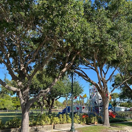 Cozy Studio Near Atlantic Ave W/Private Patio Leilighet Delray Beach Eksteriør bilde